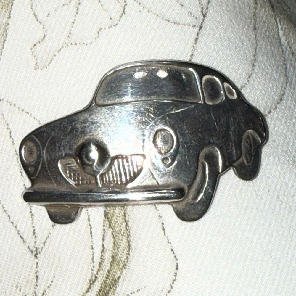 Car brooch silver-tone metal